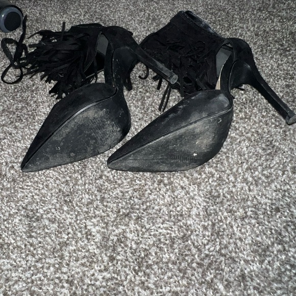 Women’s size 8 heel. - Picture 4 of 4